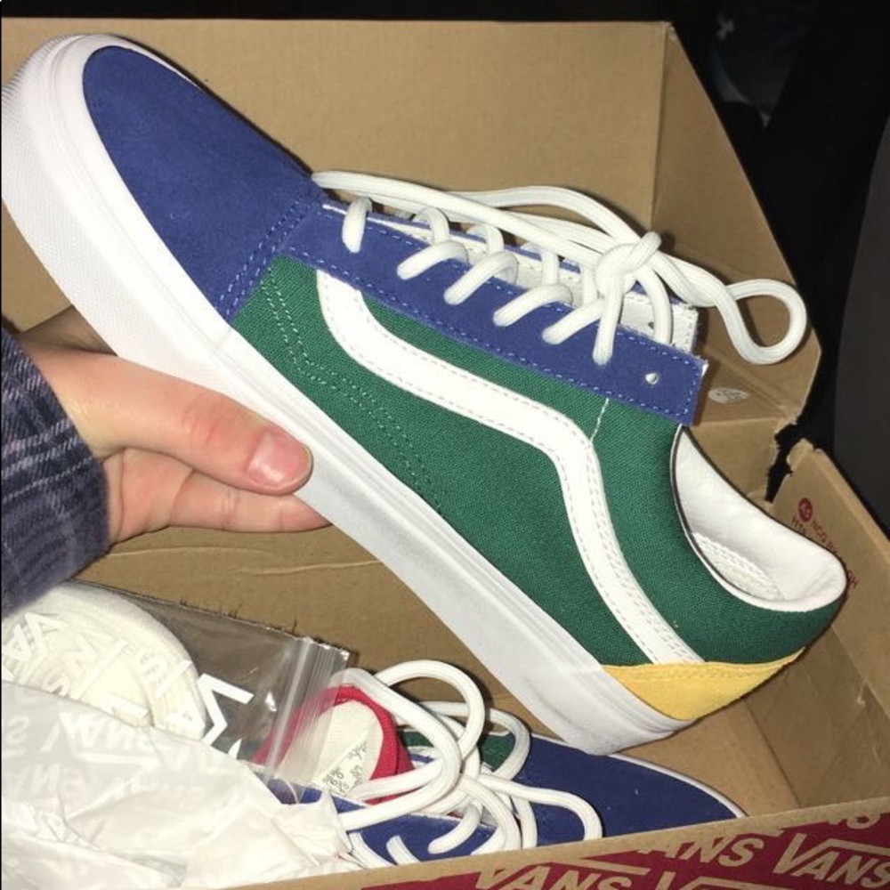 size 7 Vans Yacht Club old school shoes..